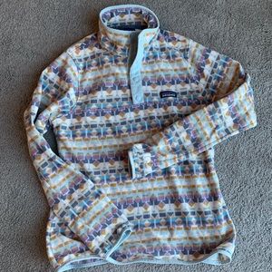 Retro Patterned Patagonia fleece pullover - Women’s Medium